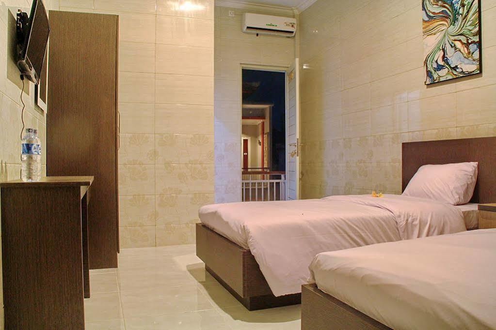 Angkul Angkul Beach Inn Kuta By Kamara Extérieur photo